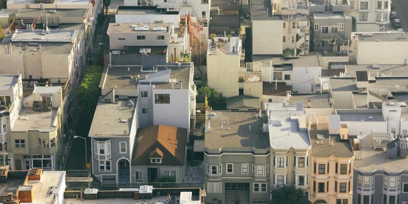 青岛建筑企业现金流量表编制实务与资金链健康度分析：承包商税务与财务管控指南